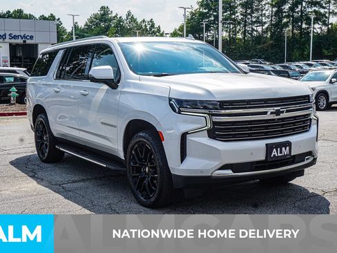 Used 2022 Chevrolet Suburban LT w/ LT Signature Package AWD/4WD image 5