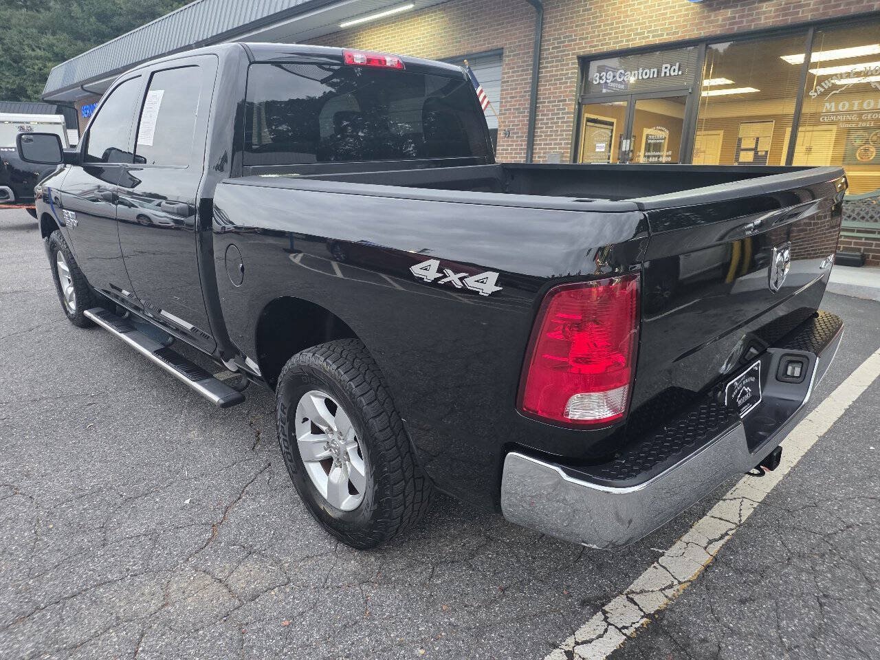 Used 2021 RAM 1500 Tradesman w/ Chrome Appearance Group AWD/4WD image 4