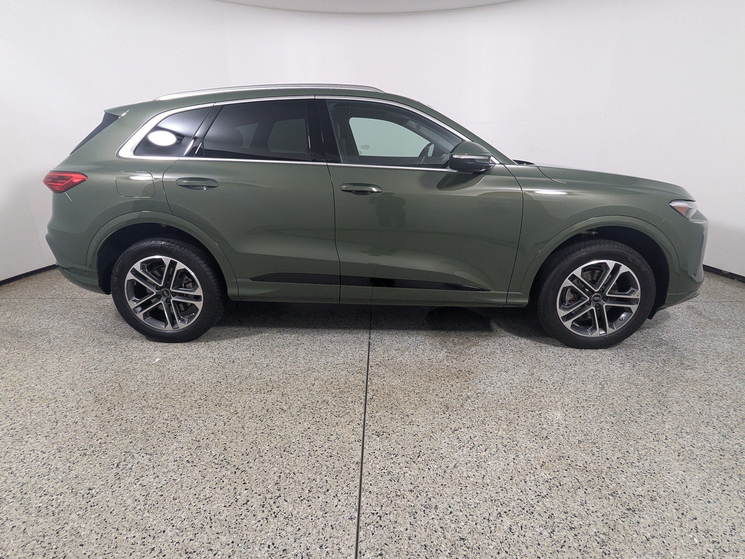 Certified 2025 Audi Q5 Premium w/ Premium Plus AWD/4WD image 5