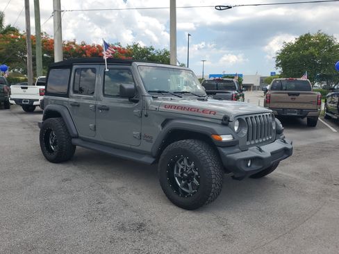 Used 2021 Jeep Wrangler Unlimited Sport AWD/4WD image 3