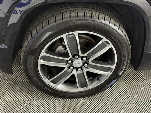 Used 2019 GMC Acadia Denali w/ Technology Package image 8