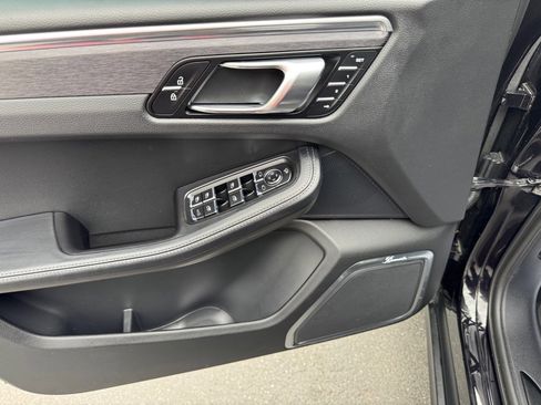 Used 2024 Porsche Macan GTS image 35