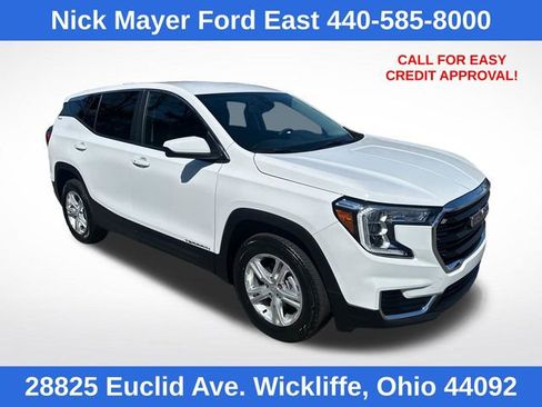 Used 2024 GMC Terrain SLE AWD/4WD image 1