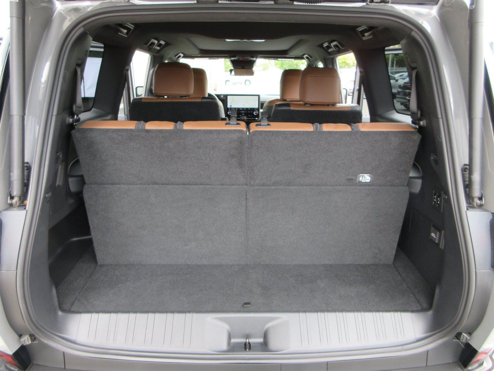 Used 2024 Lexus GX 550 w/ Accessory Package (31) AWD/4WD image 60