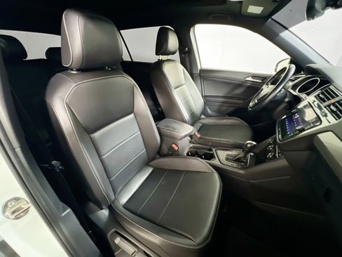 Used 2021 Volkswagen Tiguan SE R-Line image 31