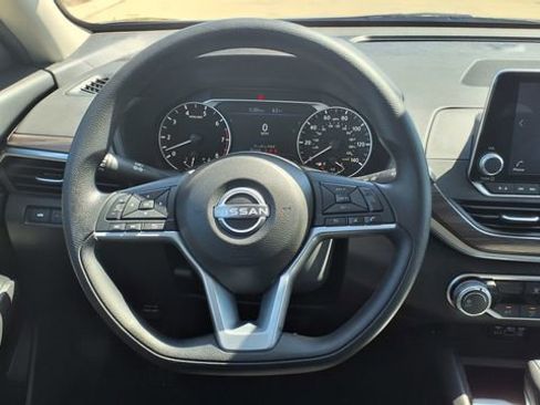 Used 2025 Nissan Altima 2.5 SV image 20