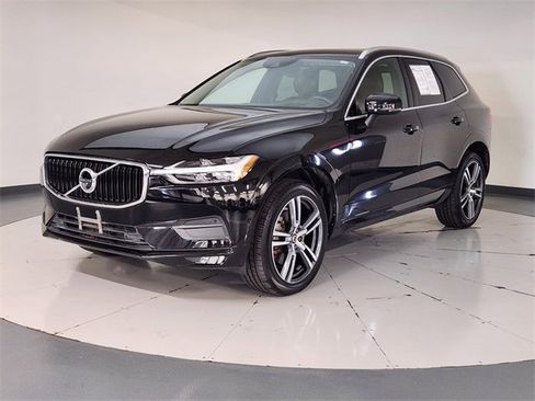Used 2018 Volvo XC60 T6 Momentum w/ Convenience Package image 1