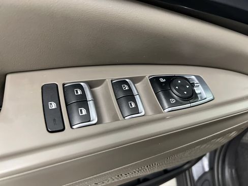Used 2026 Kia Carnival LXS FWD image 15