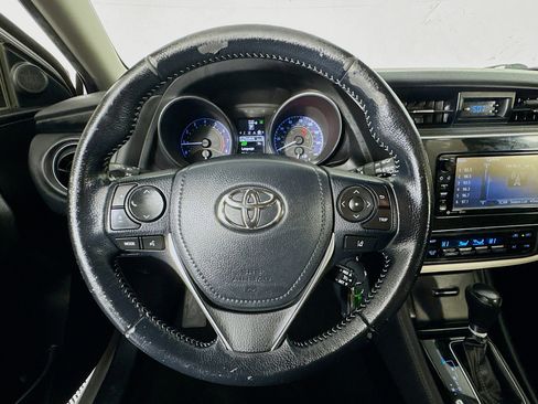 Used 2017 Toyota Corolla iM image 11