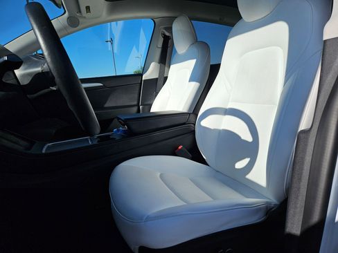 Used 2023 Tesla Model Y Long Range AWD/4WD image 18