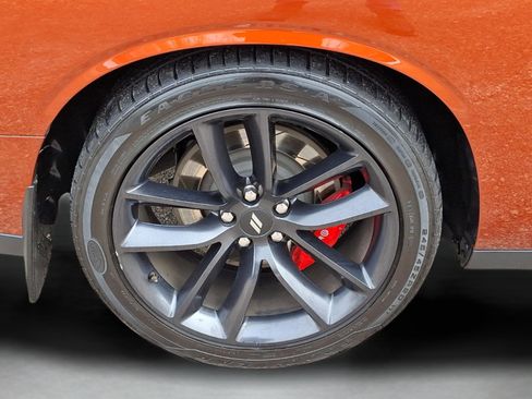 Certified 2020 Dodge Challenger R/T w/ Plus Package image 32