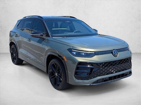 New 2026 Volkswagen Tiguan SE R-Line FWD image 3