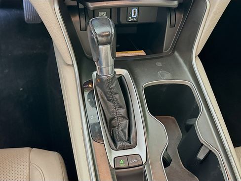 Used 2018 Honda Accord Touring image 24