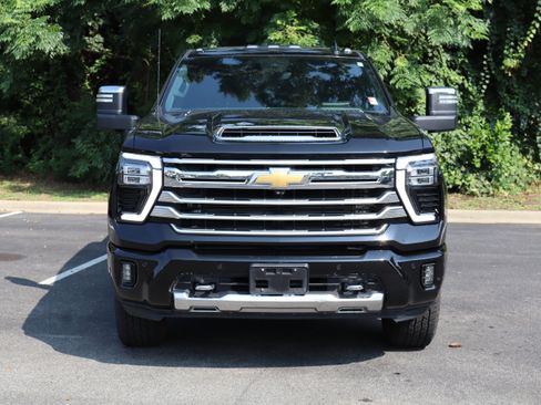 Used 2024 Chevrolet Silverado 3500 High Country w/ Technology Package AWD/4WD image 3