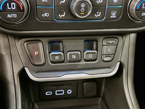 Used 2018 GMC Terrain Denali w/ Advanced Safety Package AWD/4WD image 25
