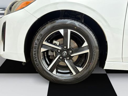 Used 2024 Nissan Sentra SV FWD image 14
