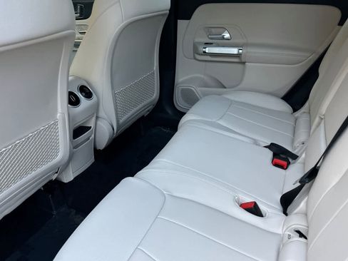 New 2025 Mercedes-Benz GLB 250 image 11