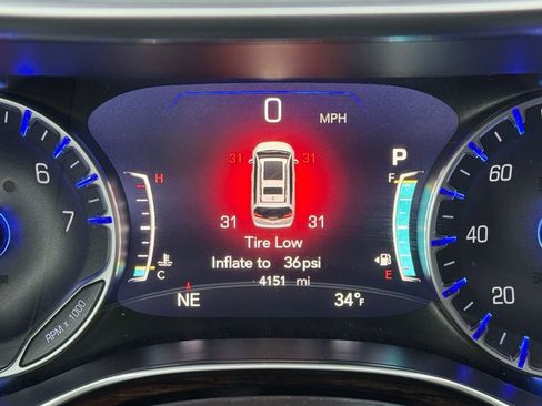 Used 2024 Chrysler Pacifica Limited image 36