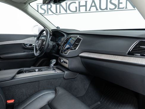 Used 2022 Volvo XC90 T6 Inscription w/ Advanced Package image 21