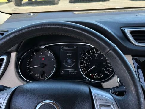 Used 2016 Nissan Rogue SL AWD/4WD image 9