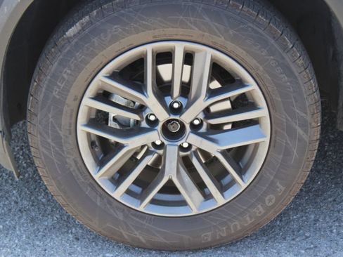 Used 2024 Nissan Rogue S AWD/4WD image 8