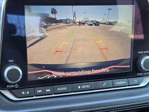 Used 2023 Nissan Rogue SV w/ SV Premium B Package image 12