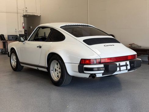 Used 1988 Porsche 911 Carrera RWD image 17