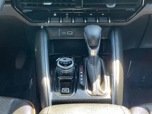 Used 2023 GMC Canyon AT4 w/ AT4 Premium Package image 17