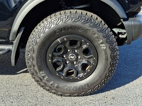 Used 2023 Ford Bronco Wildtrak image 8