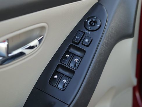 Used 2010 Hyundai Elantra GLS image 22