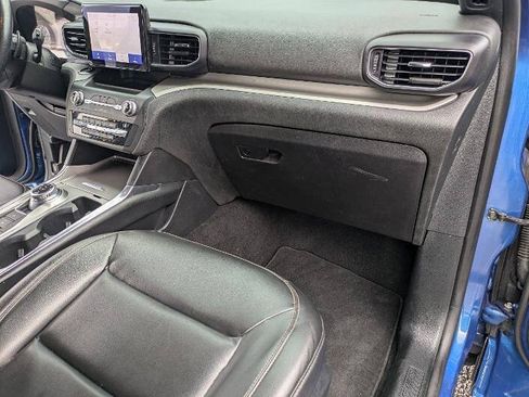 Used 2020 Ford Explorer XLT w/ Equipment Group 202A AWD/4WD image 13