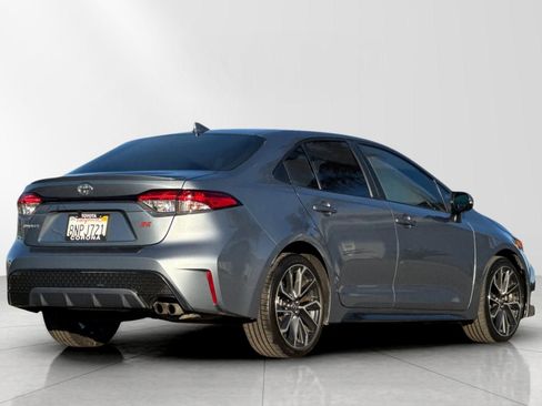 Used 2020 Toyota Corolla SE image 3