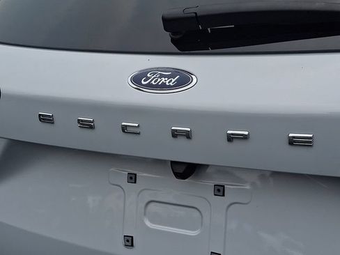 Certified 2025 Ford Escape ST-Line Select AWD/4WD image 36