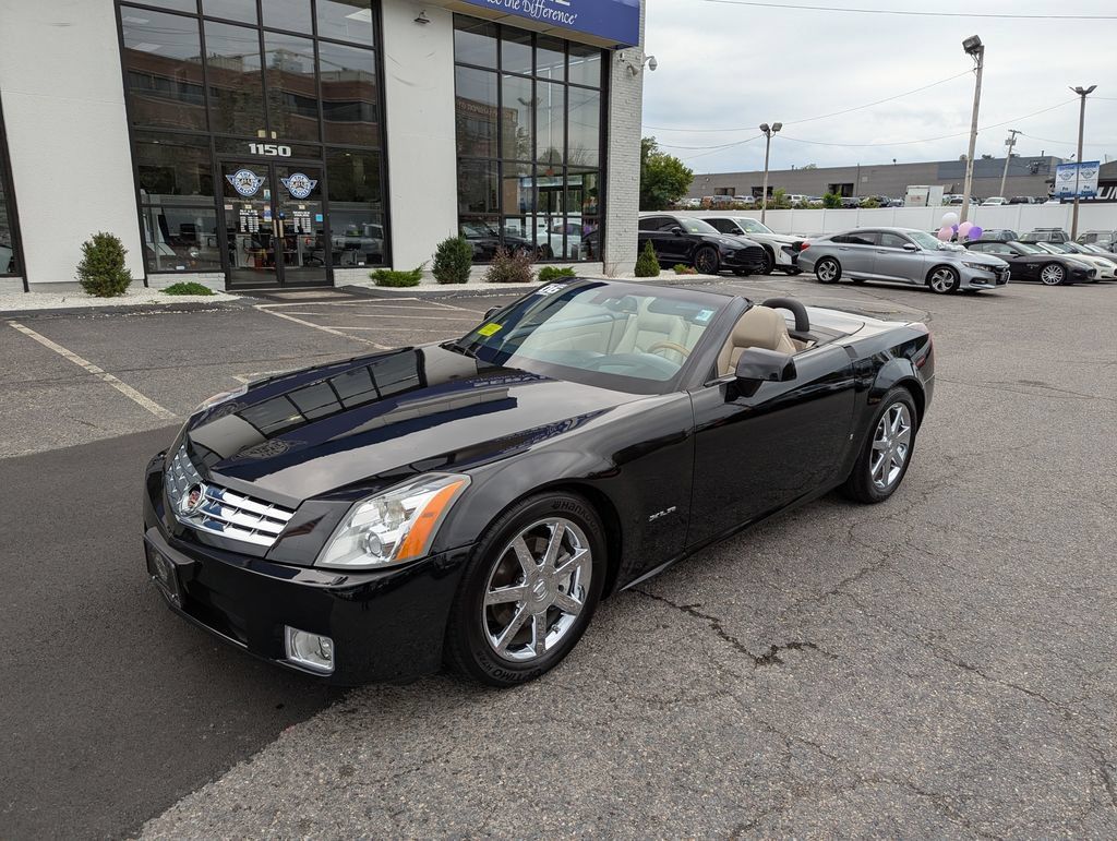 Used 2006 Cadillac XLR RWD image 41