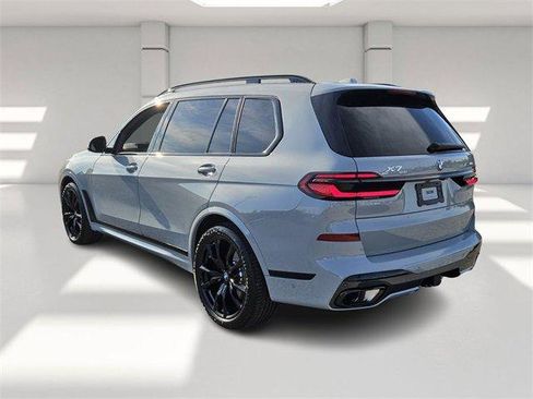 Used 2026 BMW X7 xDrive40i w/ M Sport Package image 3