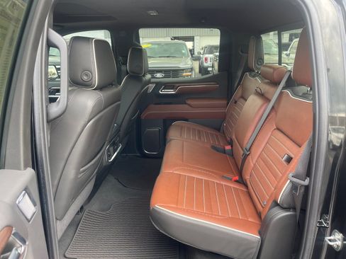 Used 2024 GMC Sierra 1500 Denali Ultimate AWD/4WD image 14