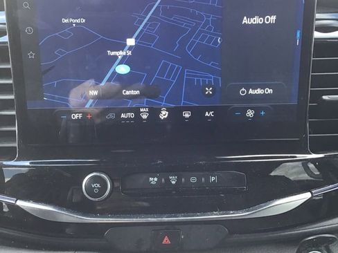 Used 2024 Ford Transit 350 XLT image 11