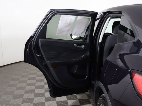 Used 2021 Ford Escape SE w/ SE Sport Appearance Package image 19