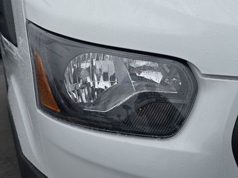 New 2026 Ford Transit 250 148 Medium Roof RWD image 8