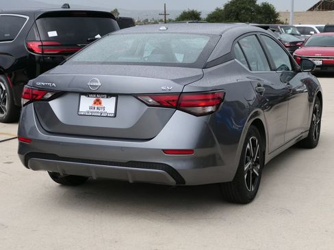 Used 2024 Nissan Sentra SV FWD image 2