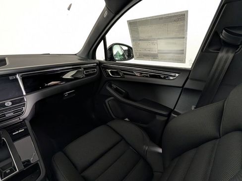 New 2026 Porsche Macan image 23