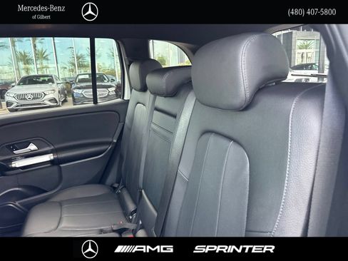 Used 2024 Mercedes-Benz GLB 250 image 22
