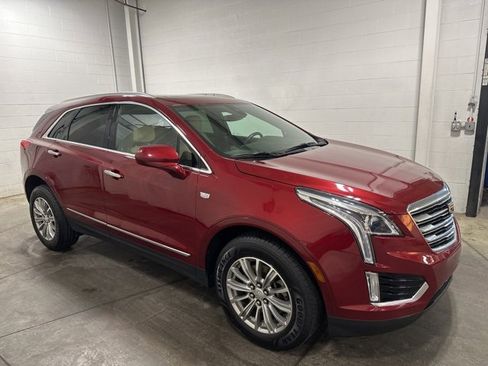 Used 2018 Cadillac XT5 Luxury w/ Driver Awareness Package image 3