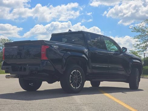 Used 2025 Toyota Tacoma TRD Sport AWD/4WD image 15