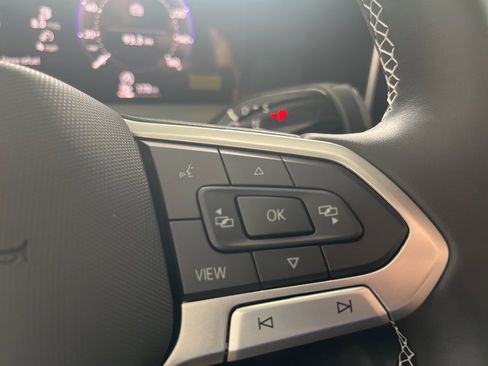 New 2026 Volkswagen Tiguan SE image 18