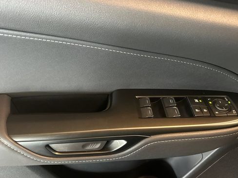 Used 2025 Lexus NX 250 FWD image 11