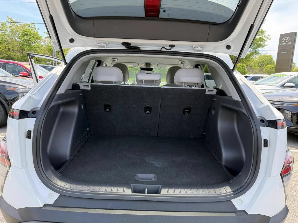 Used 2024 Hyundai Kona SEL AWD/4WD image 9