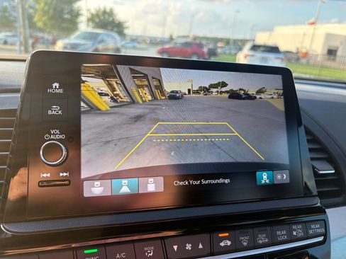 Certified 2025 Honda Odyssey Sport-L image 18
