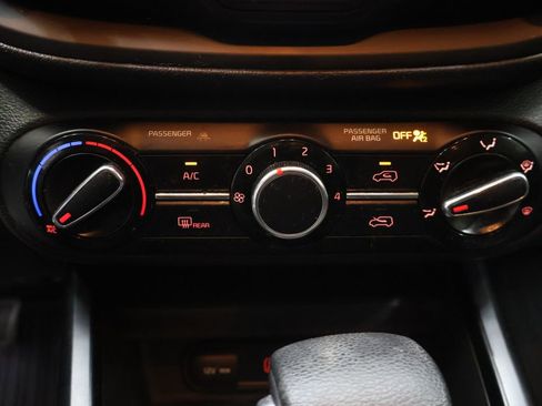 Used 2020 Kia Soul S FWD image 26