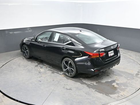Used 2025 Nissan Altima 2.5 SR FWD image 21